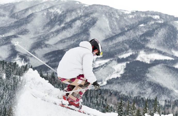 Jak przygotować się do pierwszej zimowej wyprawy na nartach?