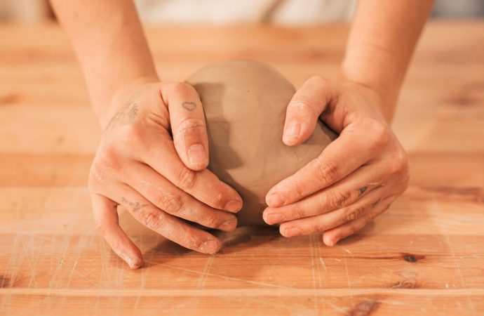 Podróż przez świat ceramiki: odkrywaj, twórz i ciesz się swoim hobby
